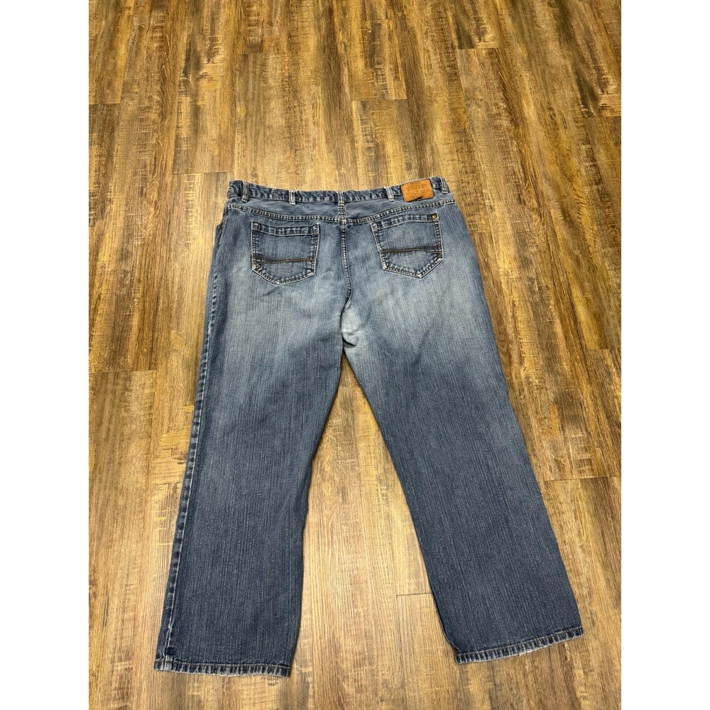 IZOD Mens Straight Leg Jeans 44x30 Blue Medium Wash 100% Cotton Denim 5-Pocket - Picture 8 of 15